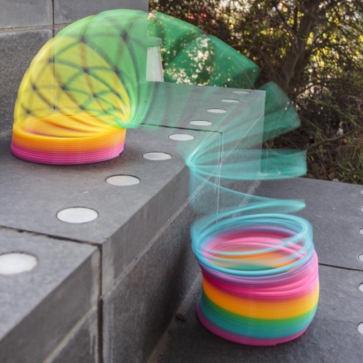 GIANT RAINBOW SPRINGY