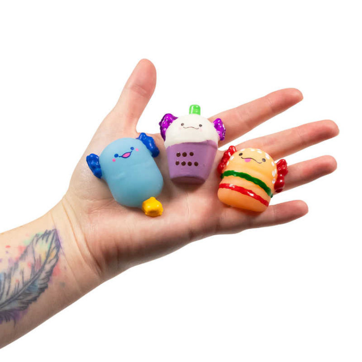 Gniotek Mochi w kształcie axolotla